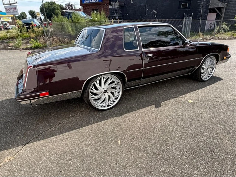 1988 Oldsmobile Cutlass 5th Gen - Image 11 of 31