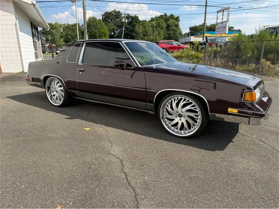 1988 Oldsmobile Cutlass 5th Gen - Image 13 of 31