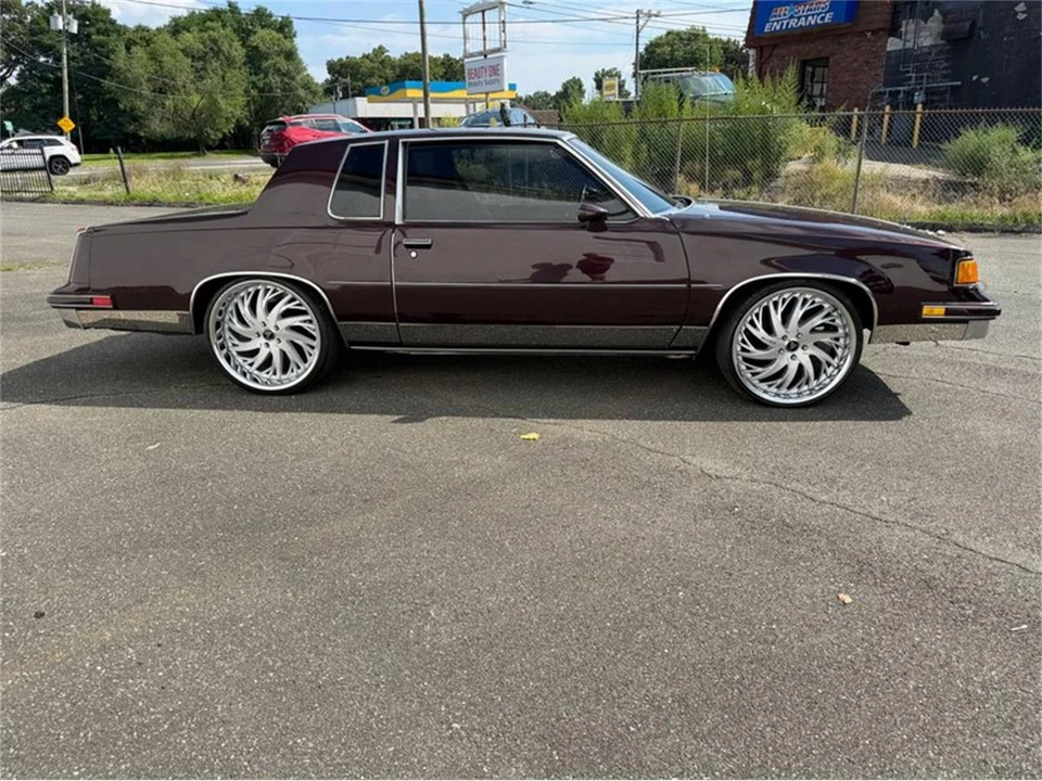 1988 Oldsmobile Cutlass 5th Gen - Image 12 of 31