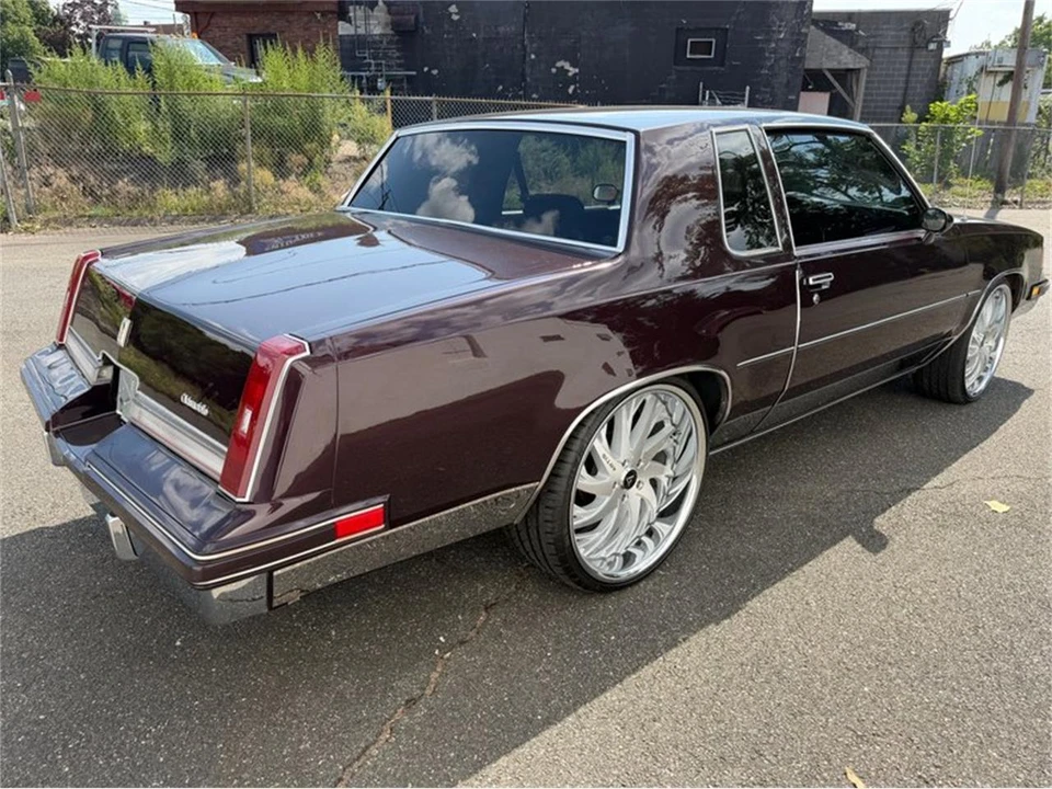 1988 Oldsmobile Cutlass 5th Gen - Image 10 of 31