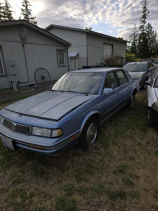 1988 Oldsmobile Cutlass Ciera - Image 2 of 3