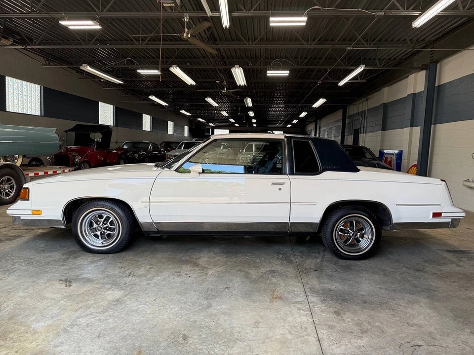 1988 Oldsmobile Cutlass 5th Gen - Image 4 of 31