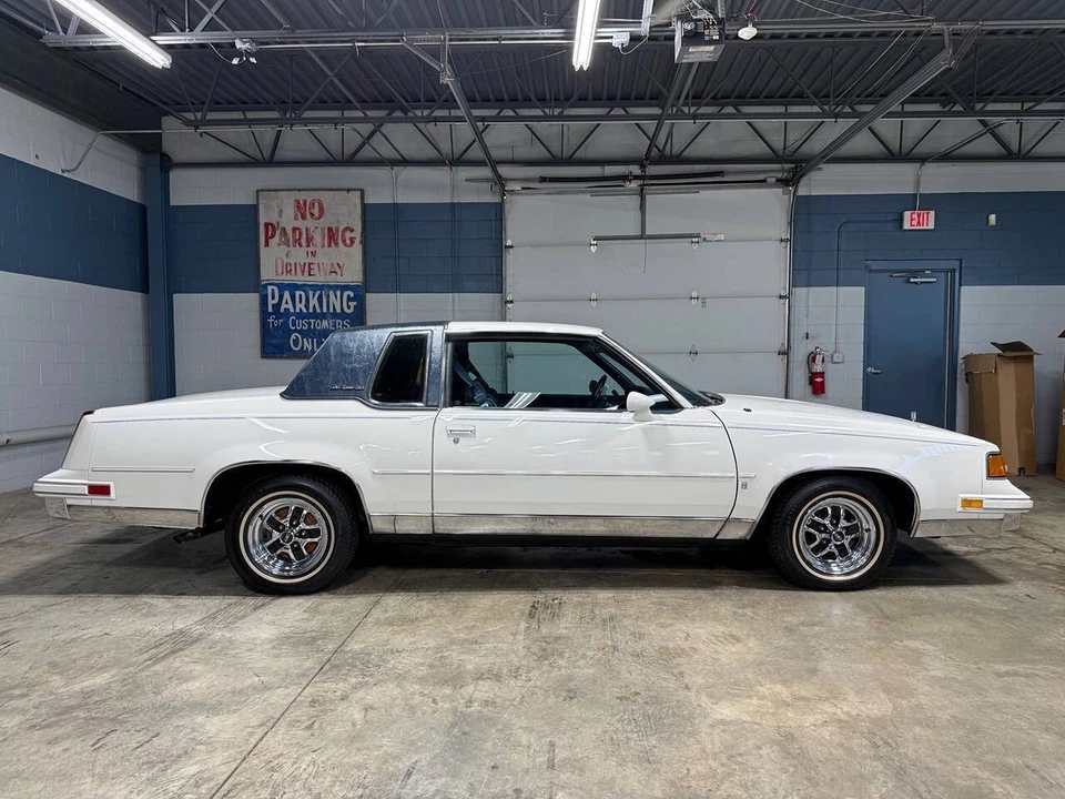 1988 Oldsmobile Cutlass 5th Gen - Image 10 of 31