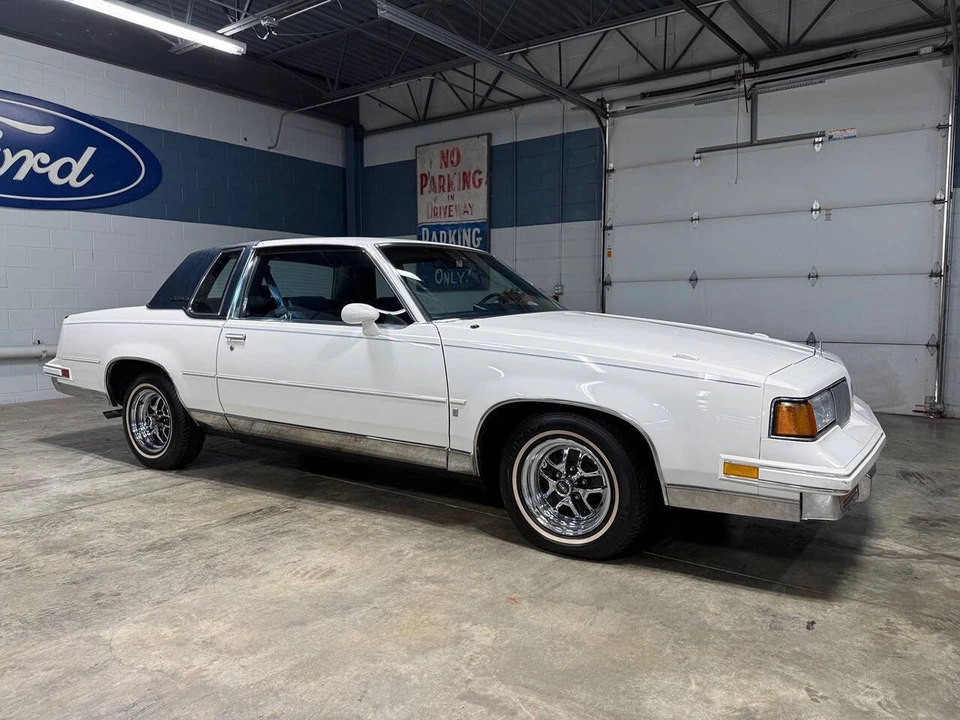 1988 Oldsmobile Cutlass 5th Gen - Image 11 of 31