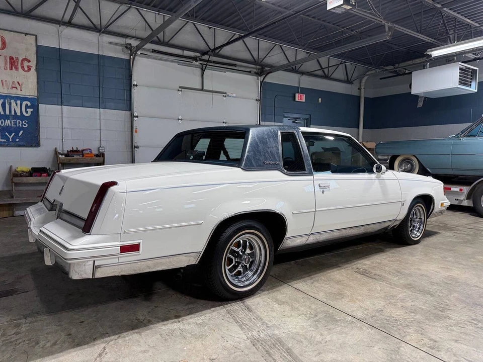 1988 Oldsmobile Cutlass 5th Gen - Image 9 of 31