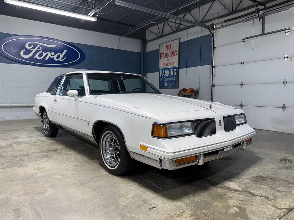 1988 Oldsmobile Cutlass 5th Gen - Image 12 of 31