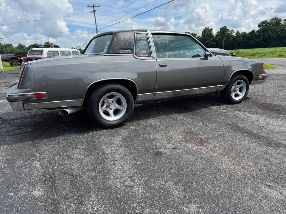 1988 Oldsmobile Cutlass Supreme - Image 11 of 31