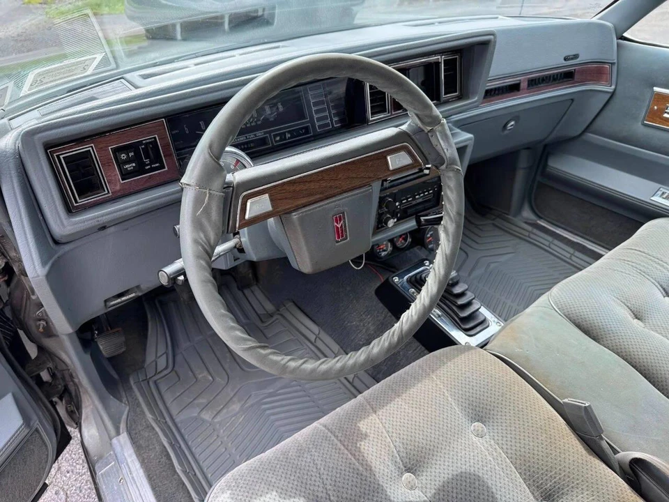 1988 Oldsmobile Cutlass Supreme - Image 29 of 31