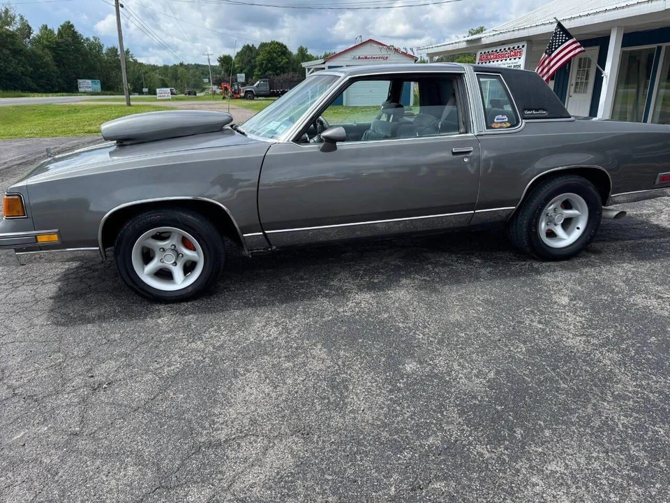 1988 Oldsmobile Cutlass Supreme - Image 15 of 31