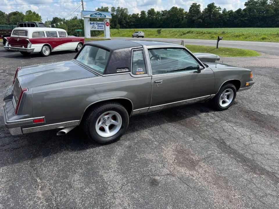 1988 Oldsmobile Cutlass Supreme - Image 9 of 31