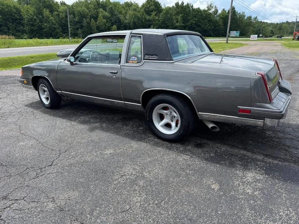 1988 Oldsmobile Cutlass Supreme - Image 16 of 31