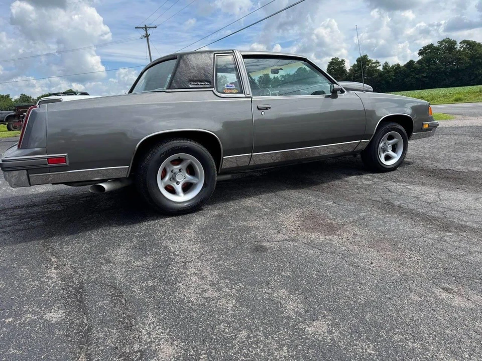 1988 Oldsmobile Cutlass Supreme - Image 10 of 31