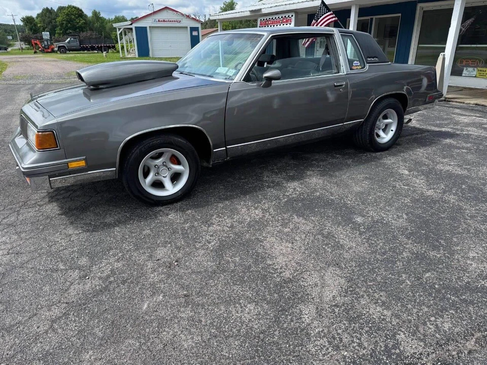 1988 Oldsmobile Cutlass Supreme - Image 14 of 31