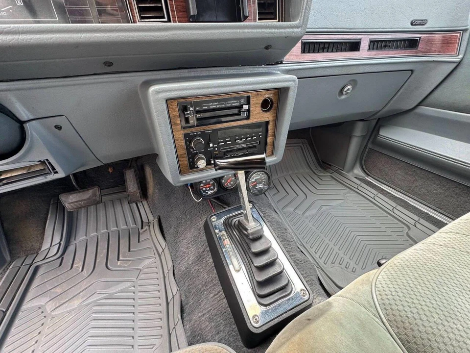 1988 Oldsmobile Cutlass Supreme - Image 22 of 31