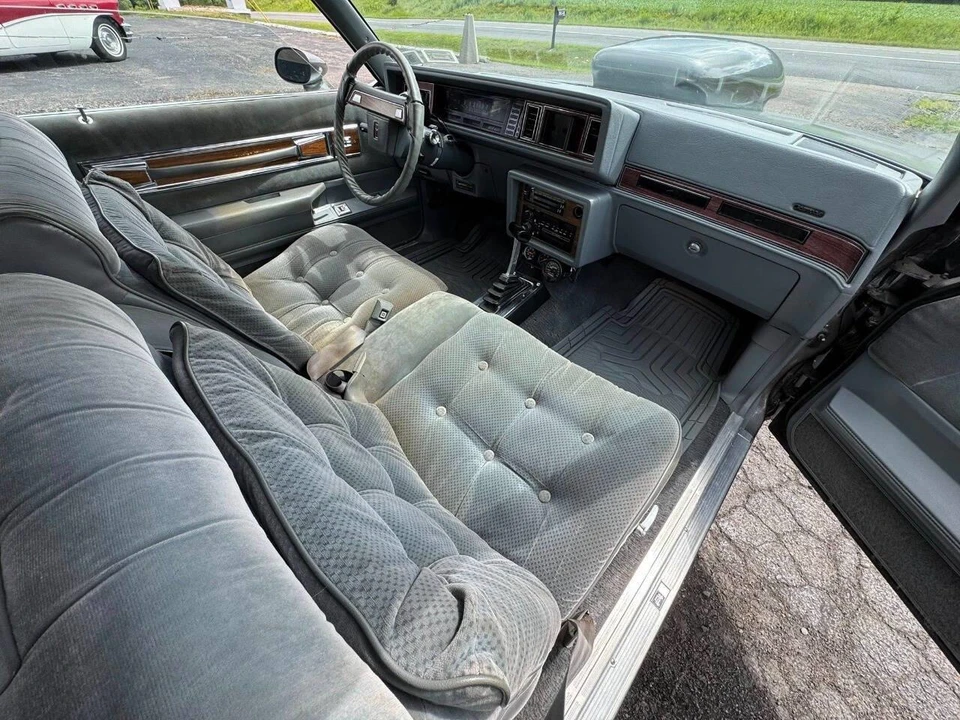 1988 Oldsmobile Cutlass Supreme - Image 21 of 31