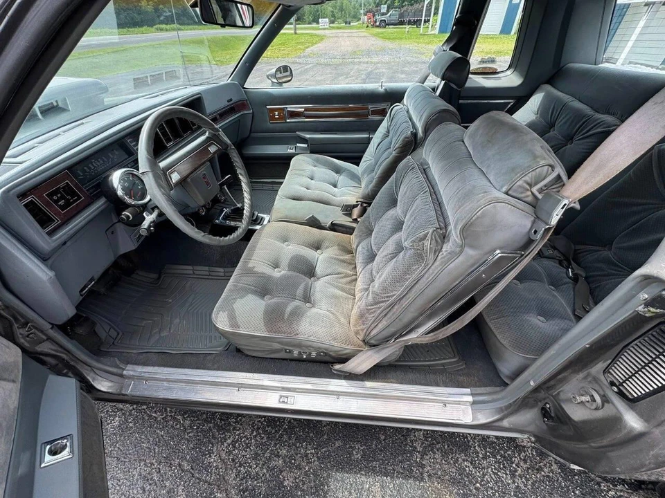 1988 Oldsmobile Cutlass Supreme - Image 25 of 31