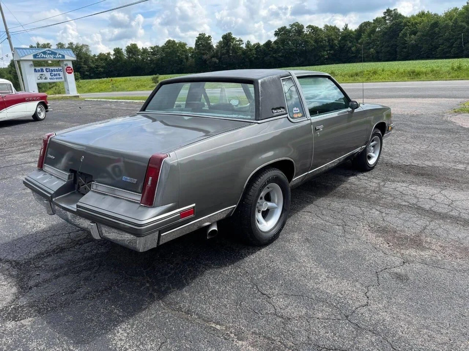 1988 Oldsmobile Cutlass Supreme - Image 6 of 31