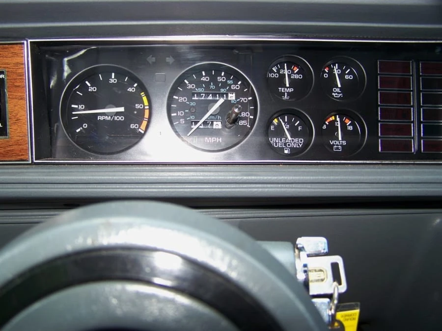 1988 Oldsmobile Cutlass Supreme - Image 5 of 11