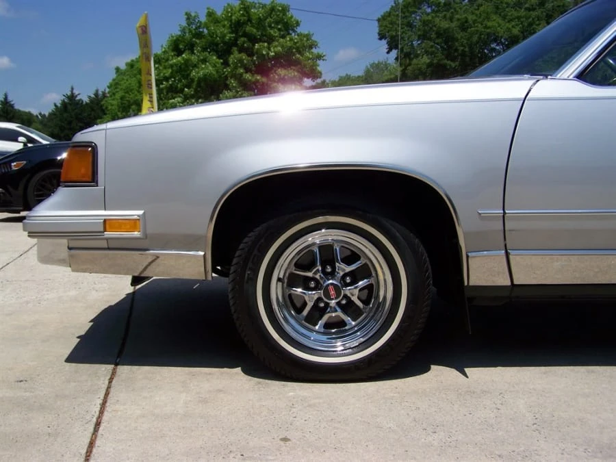 1988 Oldsmobile Cutlass Supreme - Image 9 of 11