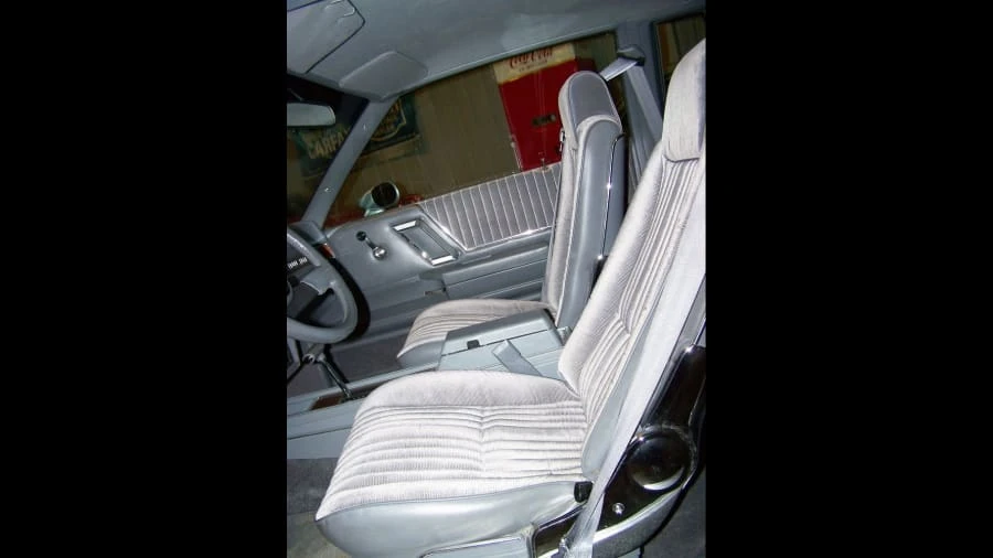 1988 Oldsmobile Cutlass Supreme - Image 4 of 11