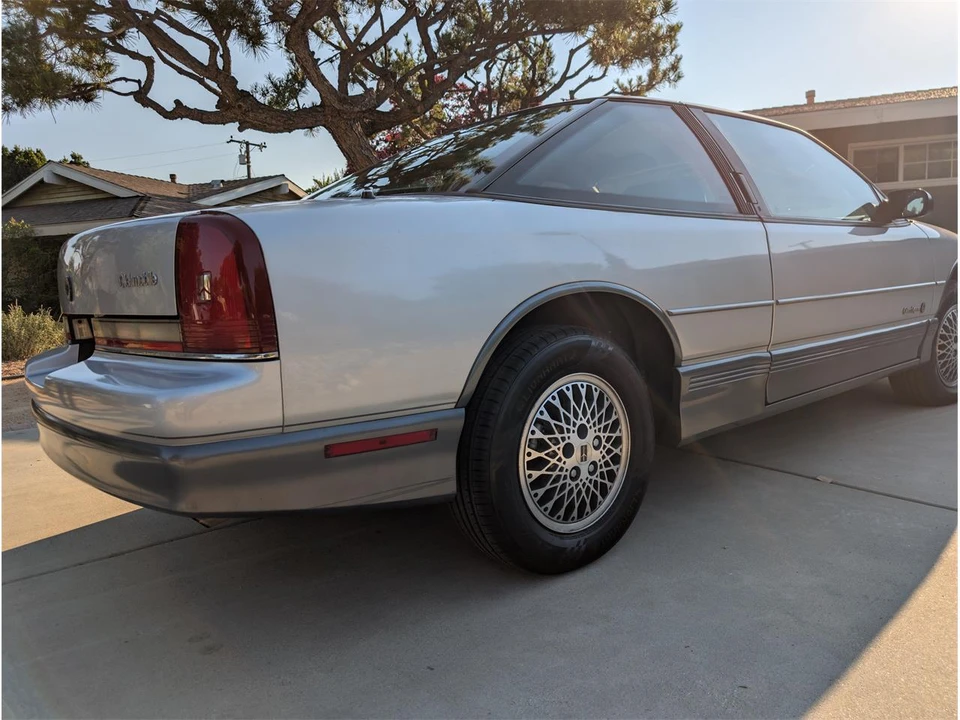 1988 Oldsmobile Cutlass Supreme - Image 10 of 31