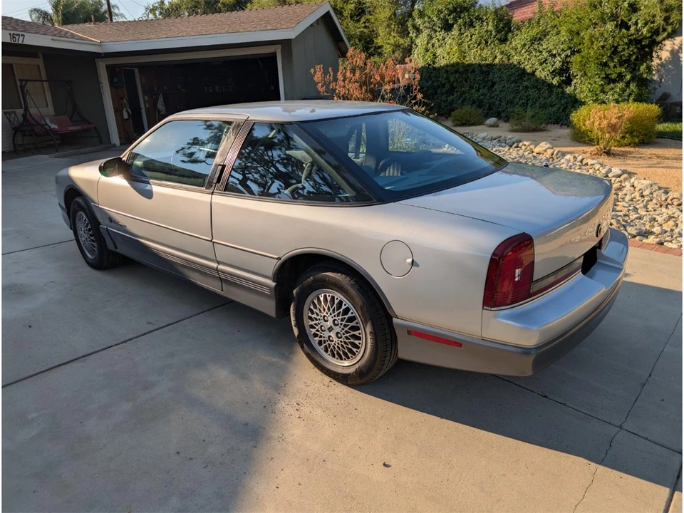 1988 Oldsmobile Cutlass Supreme - Image 13 of 31