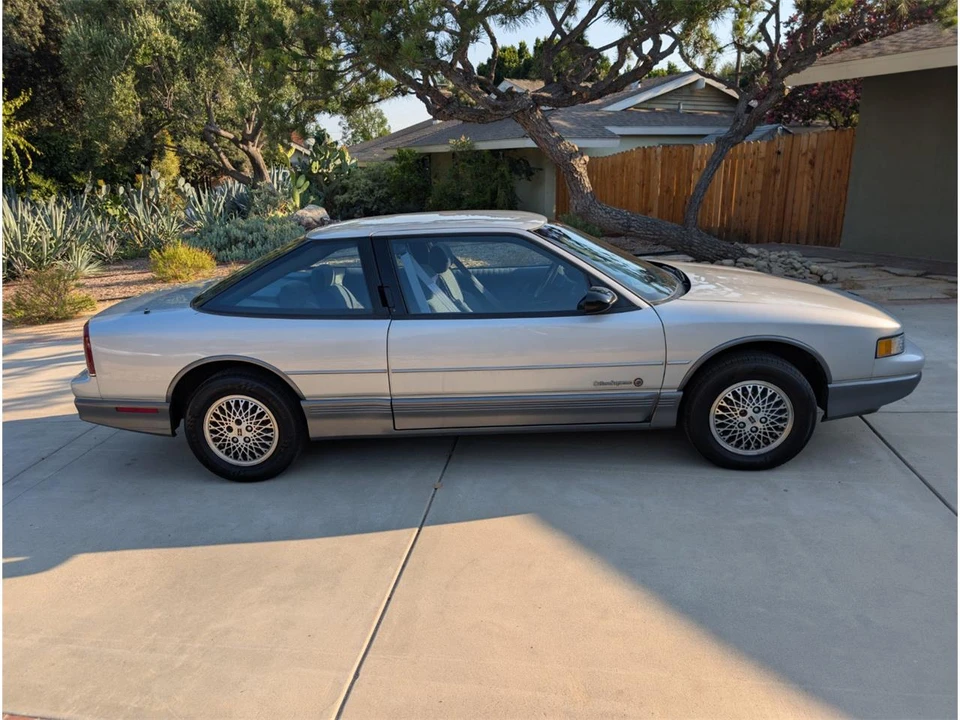 1988 Oldsmobile Cutlass Supreme - Image 8 of 31