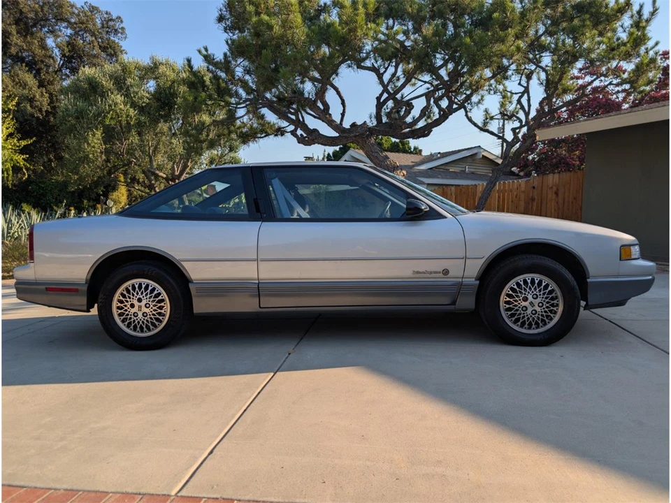 1988 Oldsmobile Cutlass Supreme - Image 9 of 31