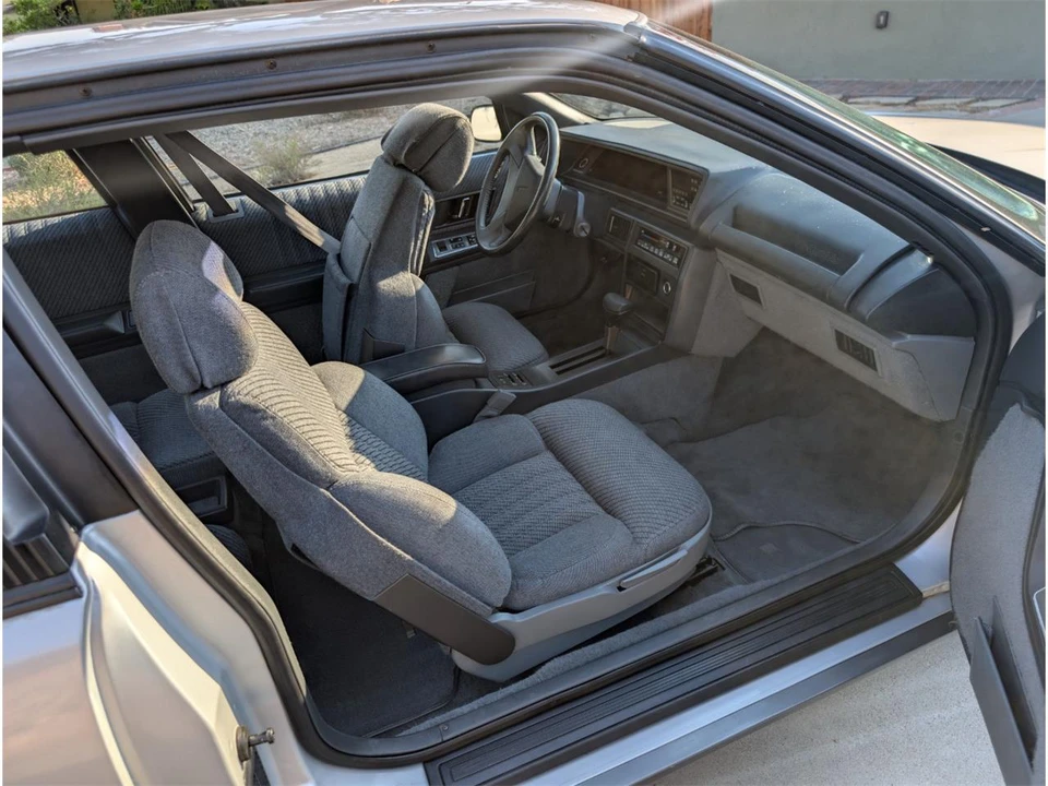 1988 Oldsmobile Cutlass Supreme - Image 26 of 31