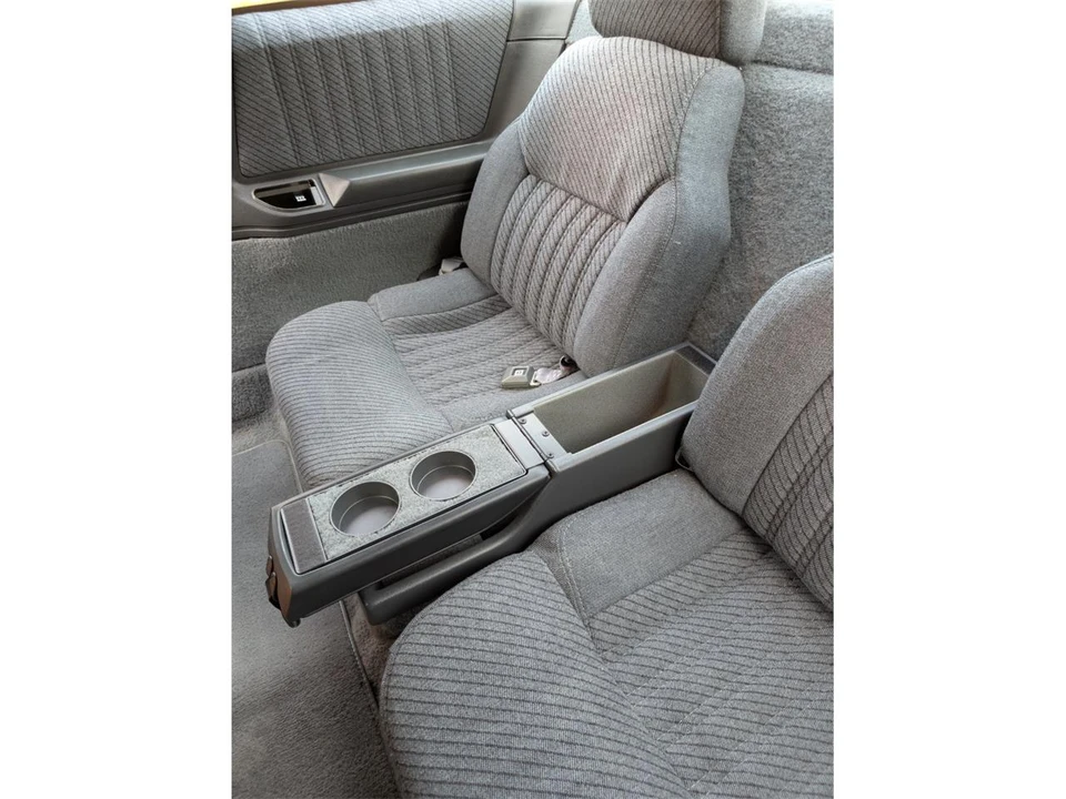 1988 Oldsmobile Cutlass Supreme - Image 28 of 31