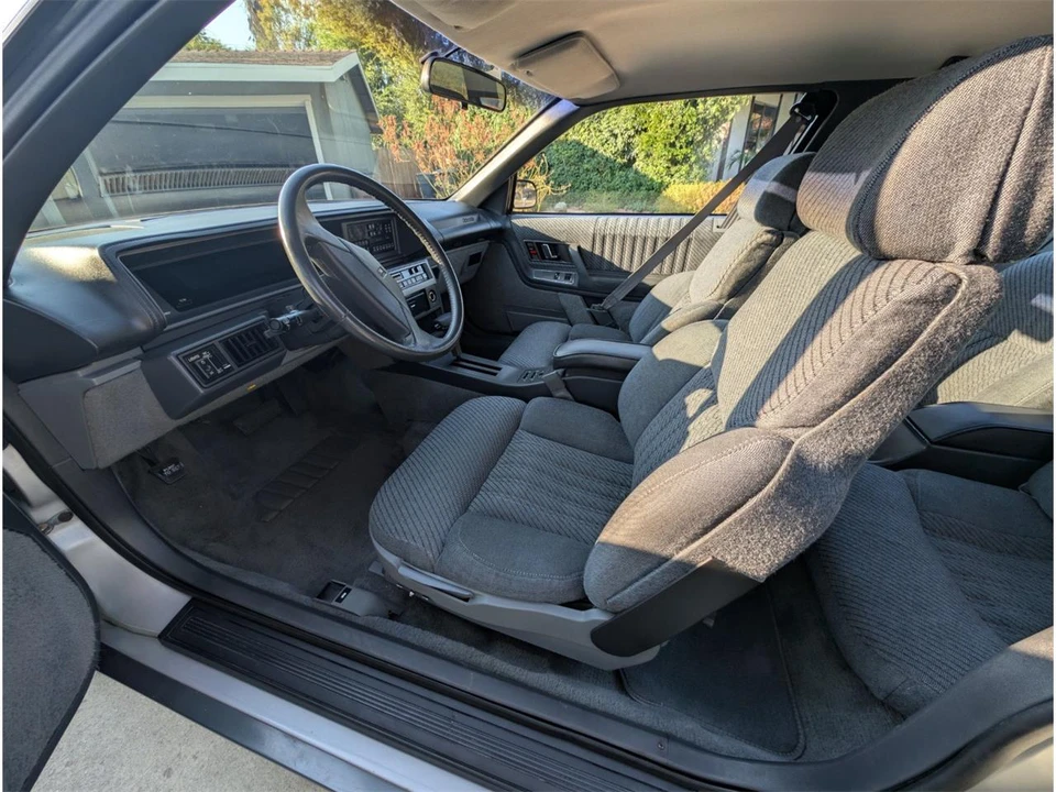 1988 Oldsmobile Cutlass Supreme - Image 16 of 31