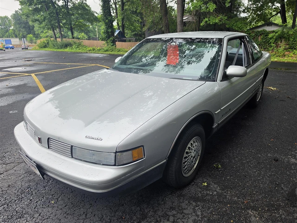 1988 Oldsmobile Cutlass Supreme - Image 2 of 31