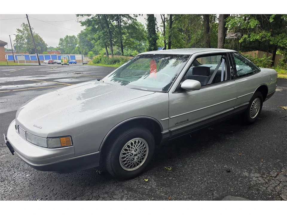1988 Oldsmobile Cutlass Supreme - Image 4 of 31