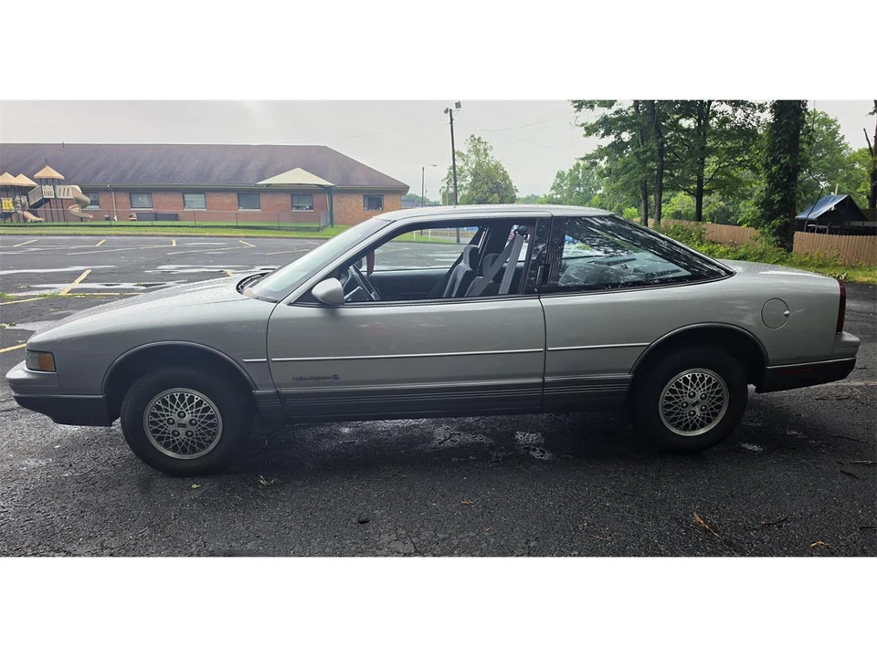 1988 Oldsmobile Cutlass Supreme - Image 5 of 31