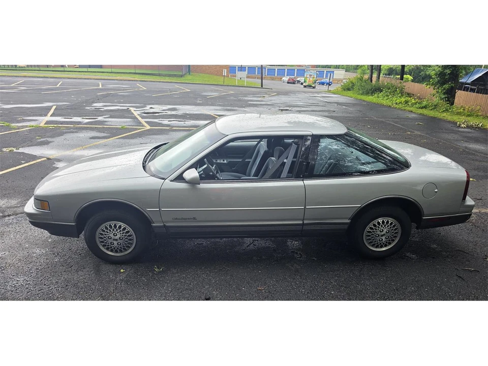 1988 Oldsmobile Cutlass Supreme - Image 6 of 31