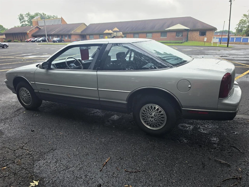 1988 Oldsmobile Cutlass Supreme - Image 7 of 31