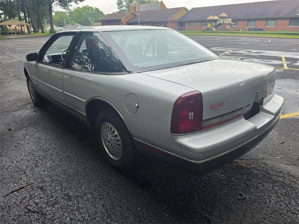 1988 Oldsmobile Cutlass Supreme - Image 8 of 31