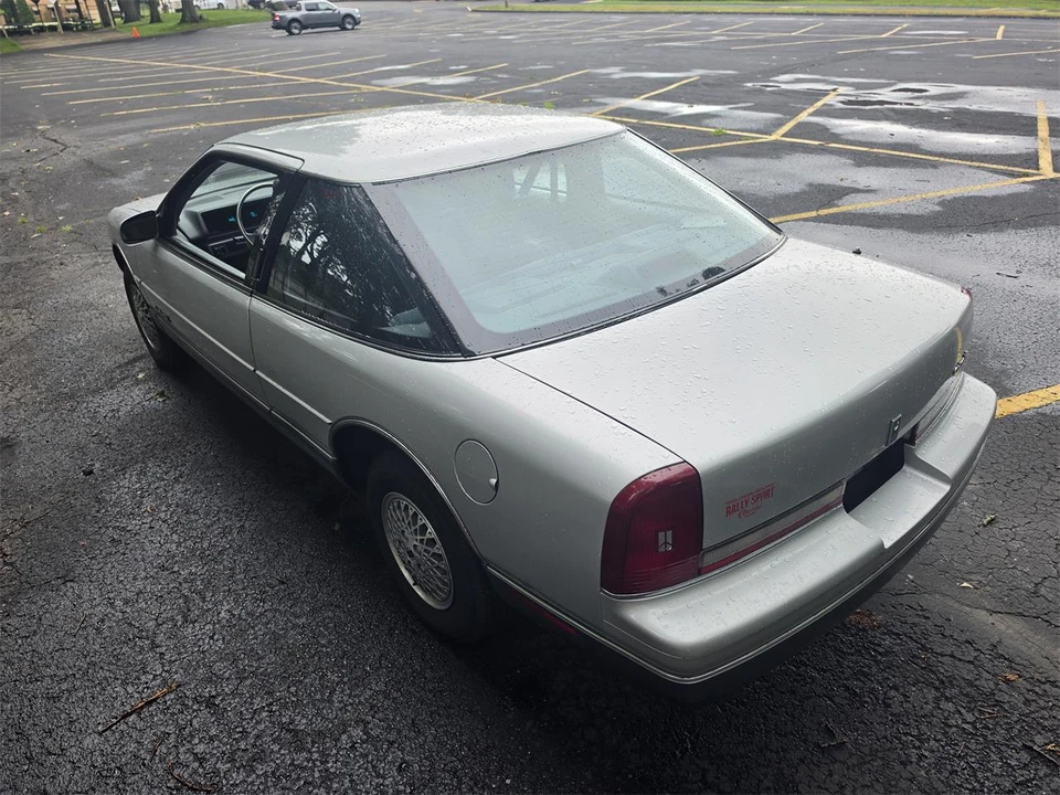 1988 Oldsmobile Cutlass Supreme - Image 9 of 31