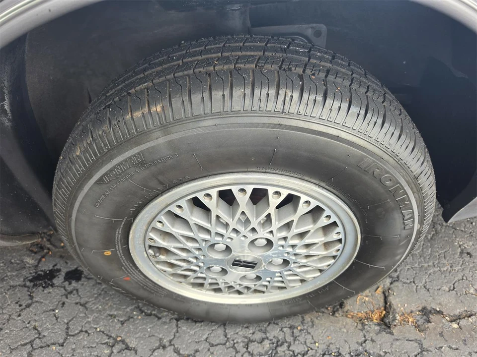1988 Oldsmobile Cutlass Supreme - Image 16 of 31