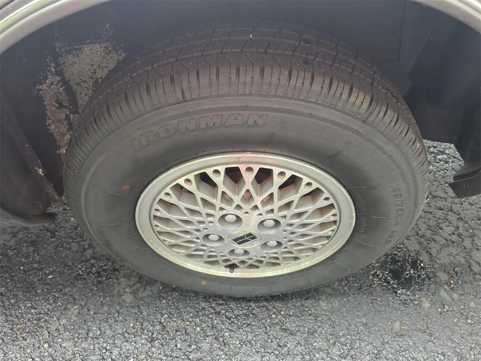 1988 Oldsmobile Cutlass Supreme - Image 18 of 31