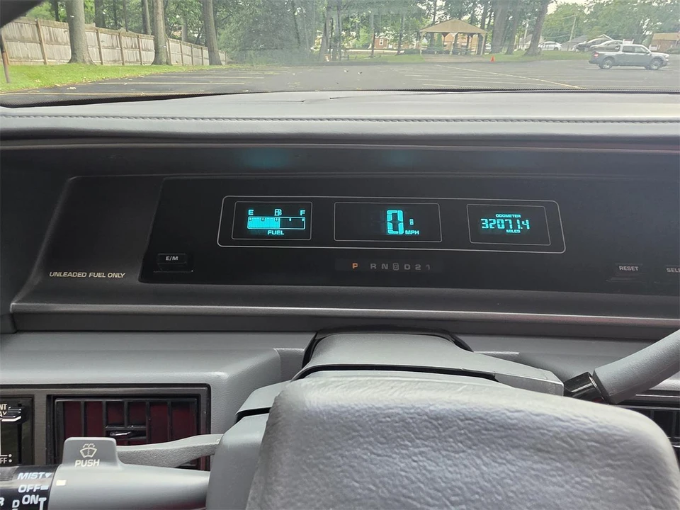 1988 Oldsmobile Cutlass Supreme - Image 25 of 31