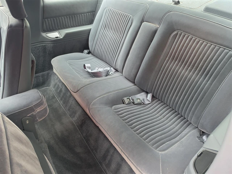 1988 Oldsmobile Cutlass Supreme - Image 28 of 31
