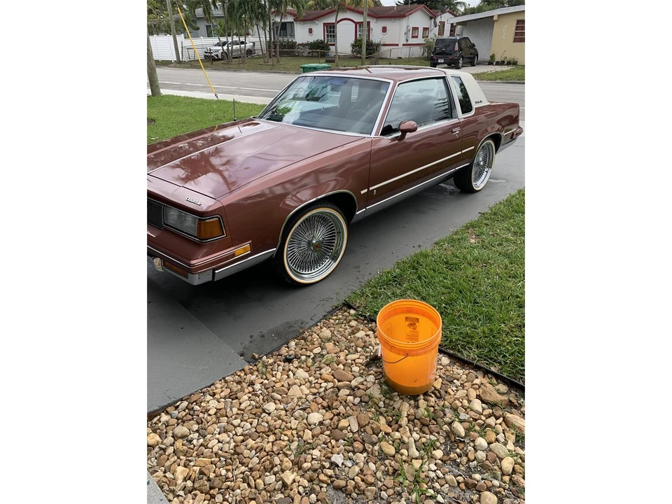1988 Oldsmobile Cutlass Supreme - Image 9 of 31