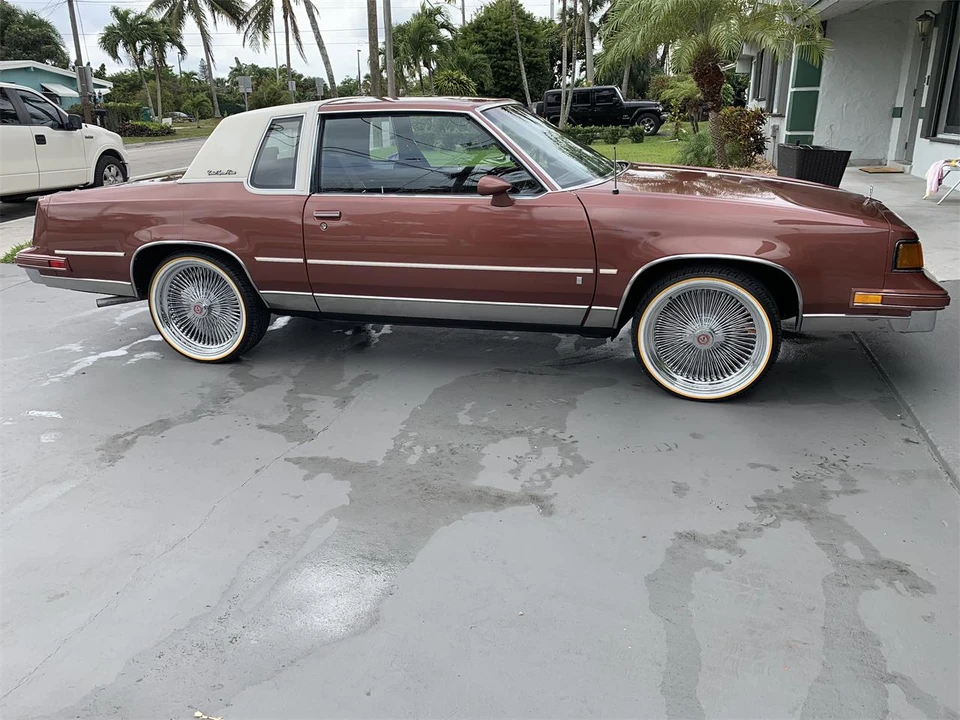 1988 Oldsmobile Cutlass Supreme - Image 11 of 31