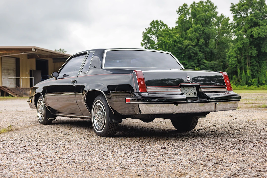 1988 Oldsmobile Cutlass Supreme - Image 11 of 31