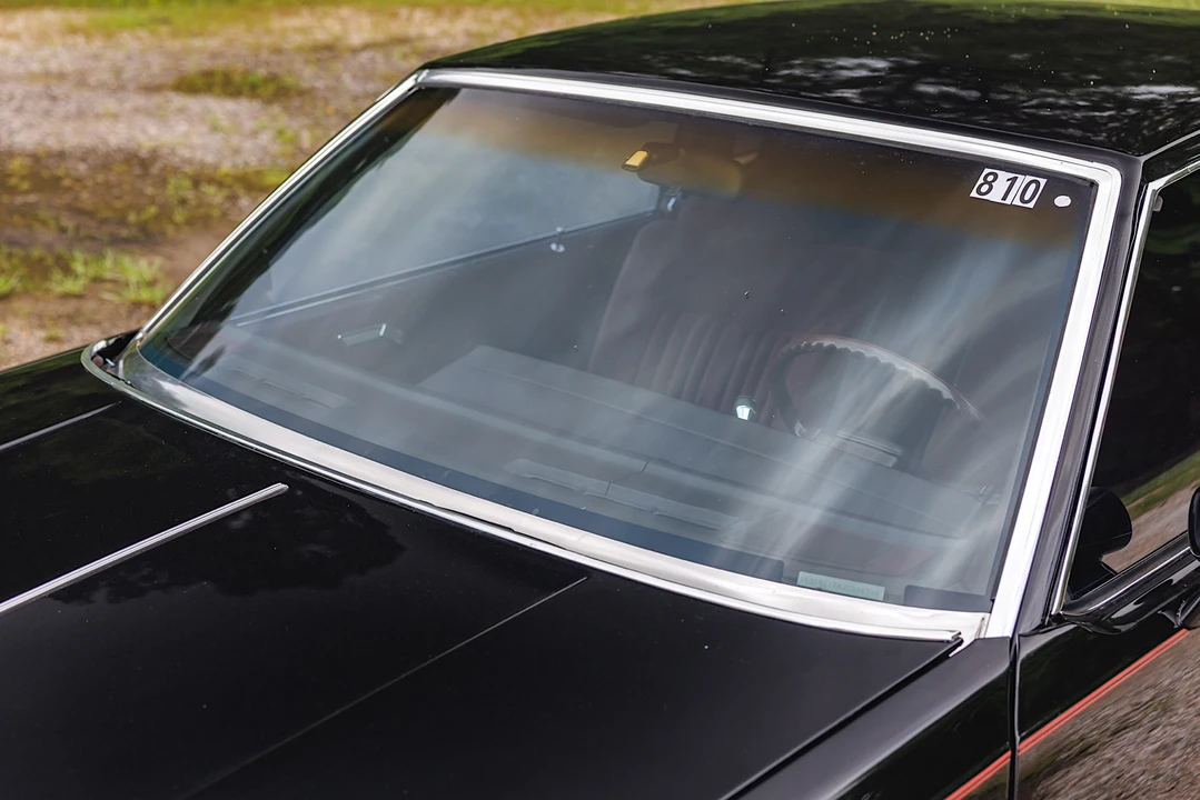 1988 Oldsmobile Cutlass Supreme - Image 25 of 31