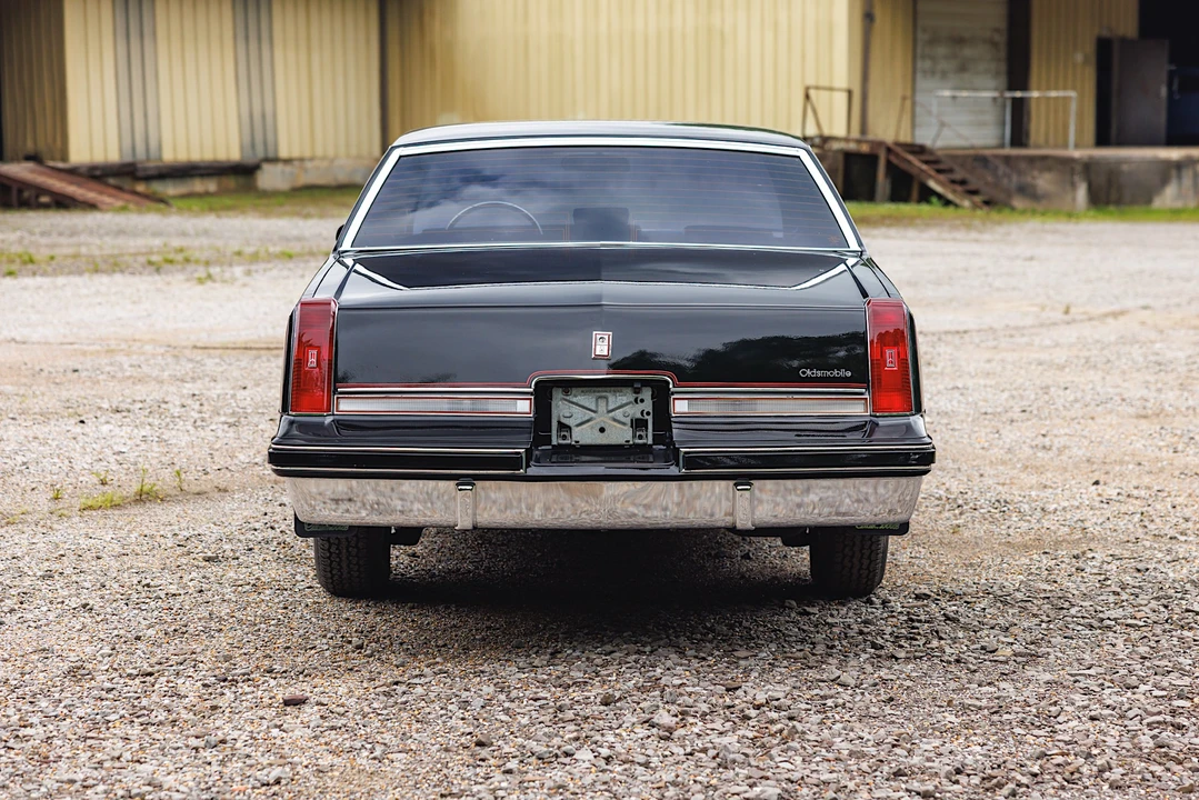 1988 Oldsmobile Cutlass Supreme - Image 10 of 31
