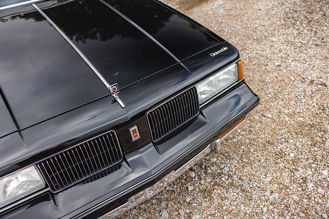 1988 Oldsmobile Cutlass Supreme - Image 22 of 31