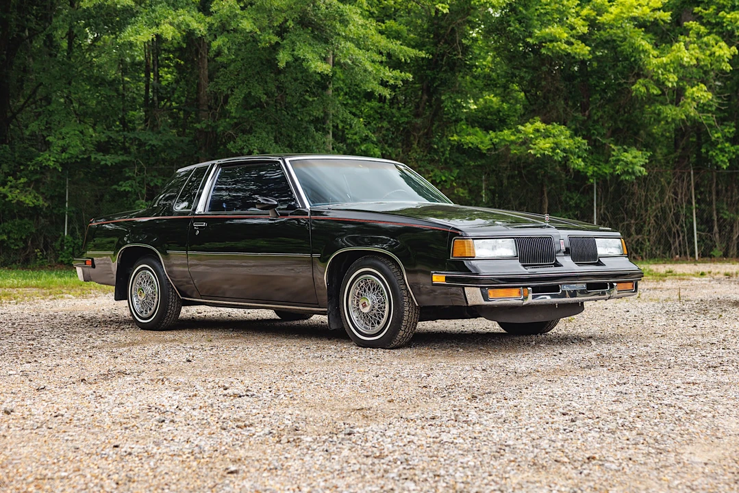1988 Oldsmobile Cutlass Supreme - Image 5 of 31