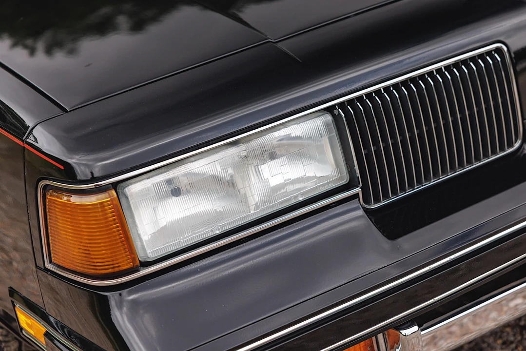 1988 Oldsmobile Cutlass Supreme - Image 18 of 31